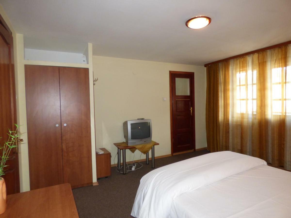 Gura Padurii Hotel Sinaia Bagian luar foto