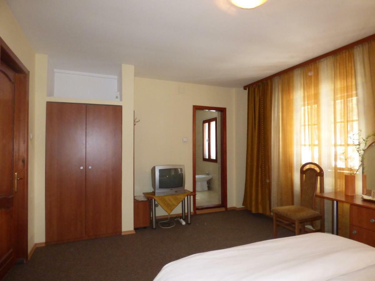 Gura Padurii Hotel Sinaia Bagian luar foto